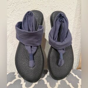 Sanuk | Sandals Size  7